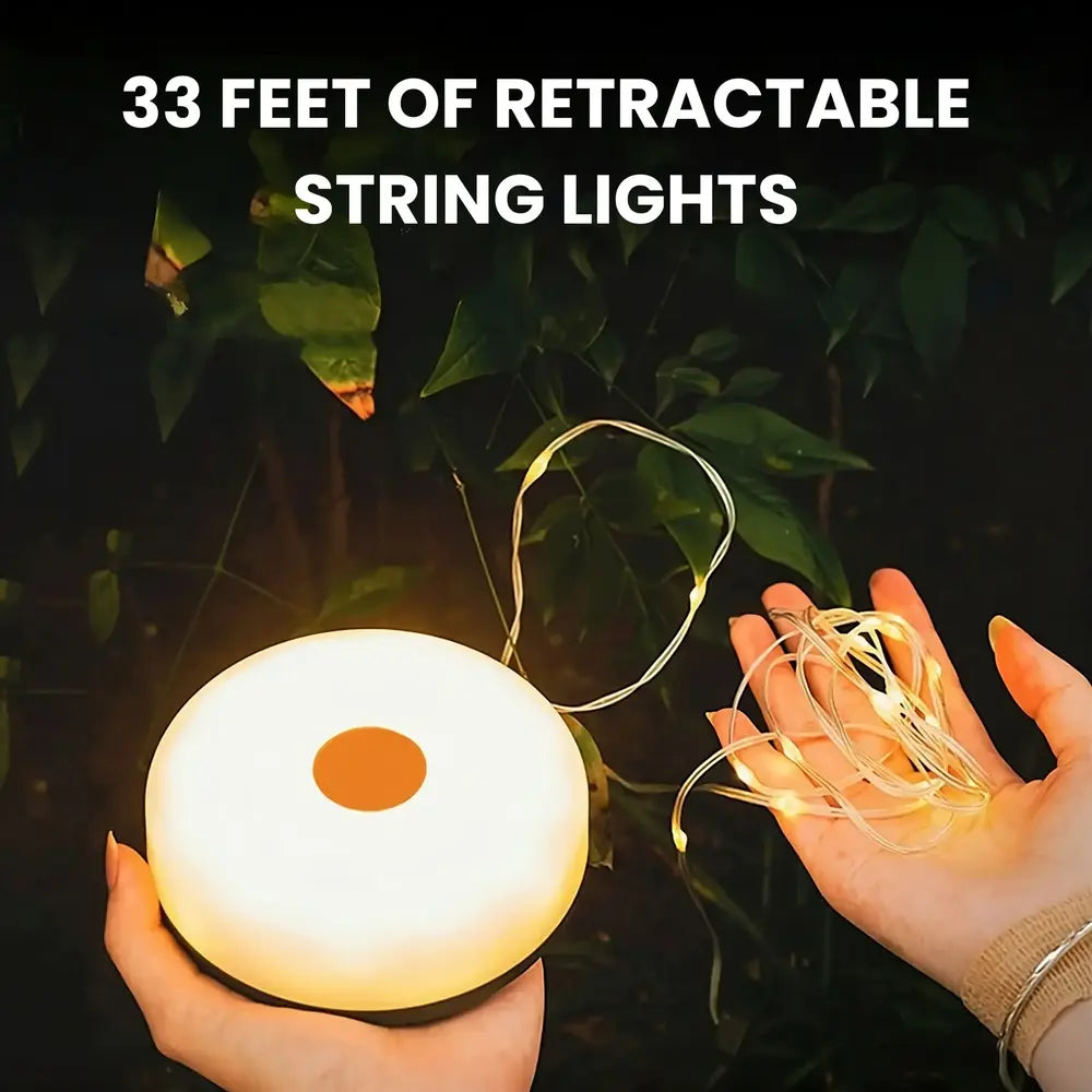 Camp Lamp™💡 10 metrů dlouhá výsuvná světelný řetězec 🔋 8hodinová výdrž baterie 🌈 Více barevných nastavení ⚙️ Nastavení během několika sekund