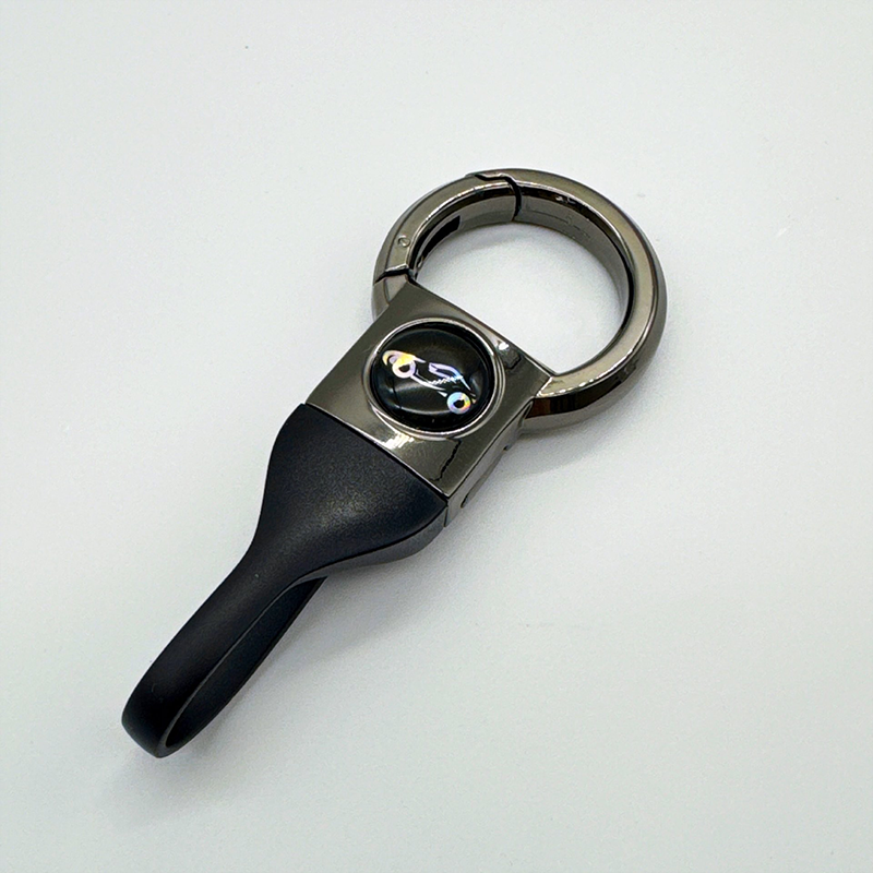 Taktická rychloupínací klíčenka SnapLock™ – kovový přívěsek na klíče od auta bez šroubů s odolným TPU popruhem