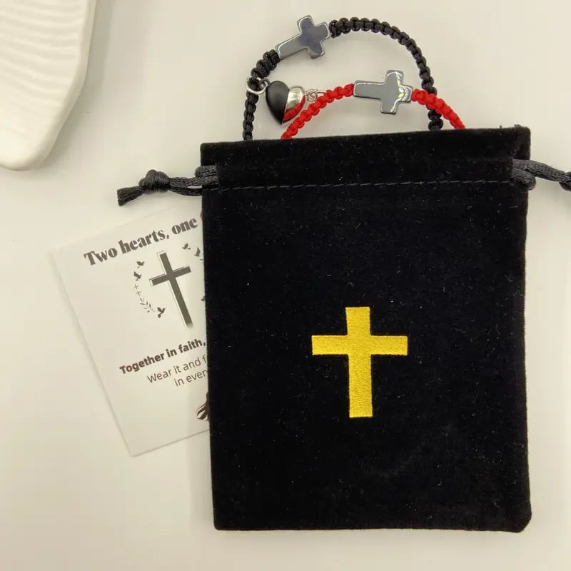 💕„Dvě srdce, jedna víra“ - inspirativní křesťanský náramek s křížkem a kartičkou s Ježíšovým požehnáním