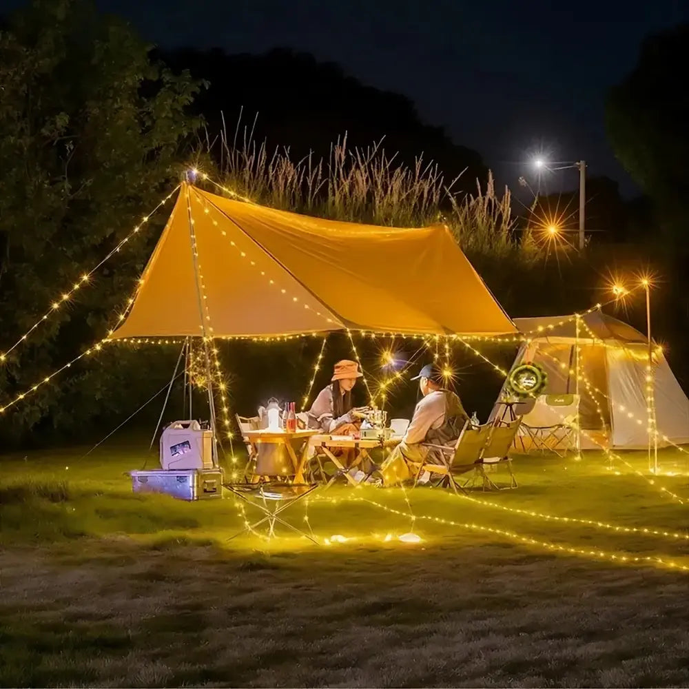 Camp Lamp™💡 10 metrů dlouhá výsuvná světelný řetězec 🔋 8hodinová výdrž baterie 🌈 Více barevných nastavení ⚙️ Nastavení během několika sekund