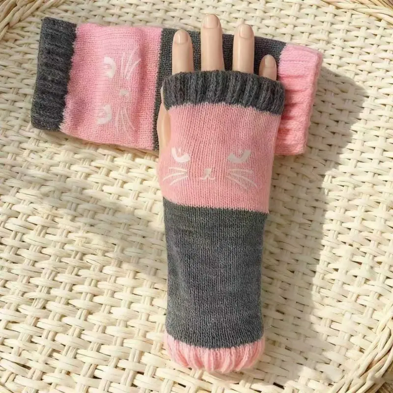 🐱 Roztomilé dámské pletené rukavice s kočičím vzorem🧤🧶