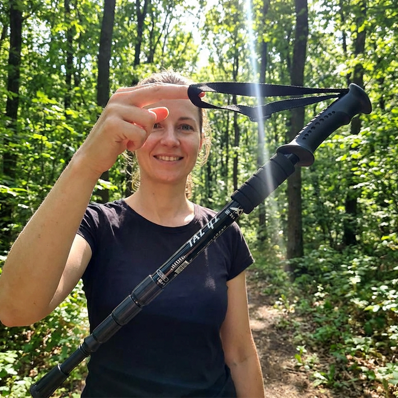 ⛰️Nastavitelná trekingová hole z hliníkové slitiny – odolná, tlumící nárazy, lehká 🌲