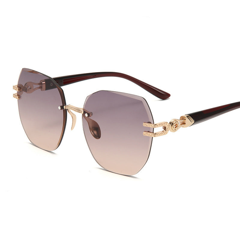 🕶️ Výrazné bezrámové sluneční brýle – minimalistická kovová obruba, ochrana UV400, lehké – platba na dobírku ✨